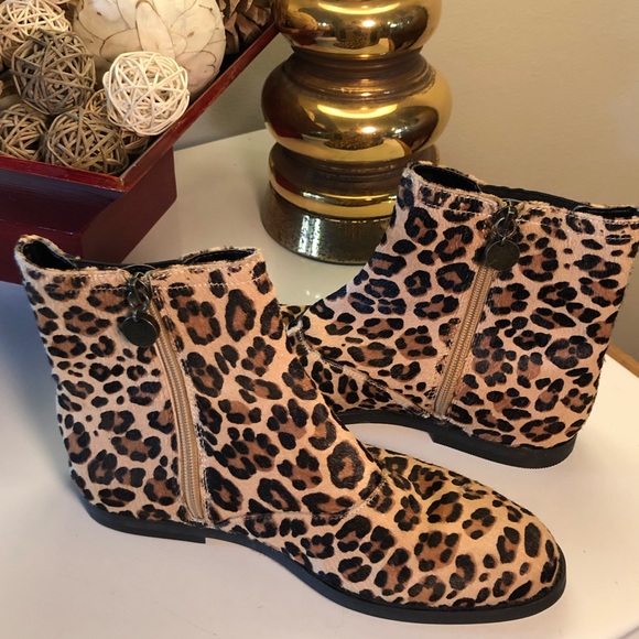 NWOT-LOFT Chelsea Bootie Leopard Print - Picture 5 of 7